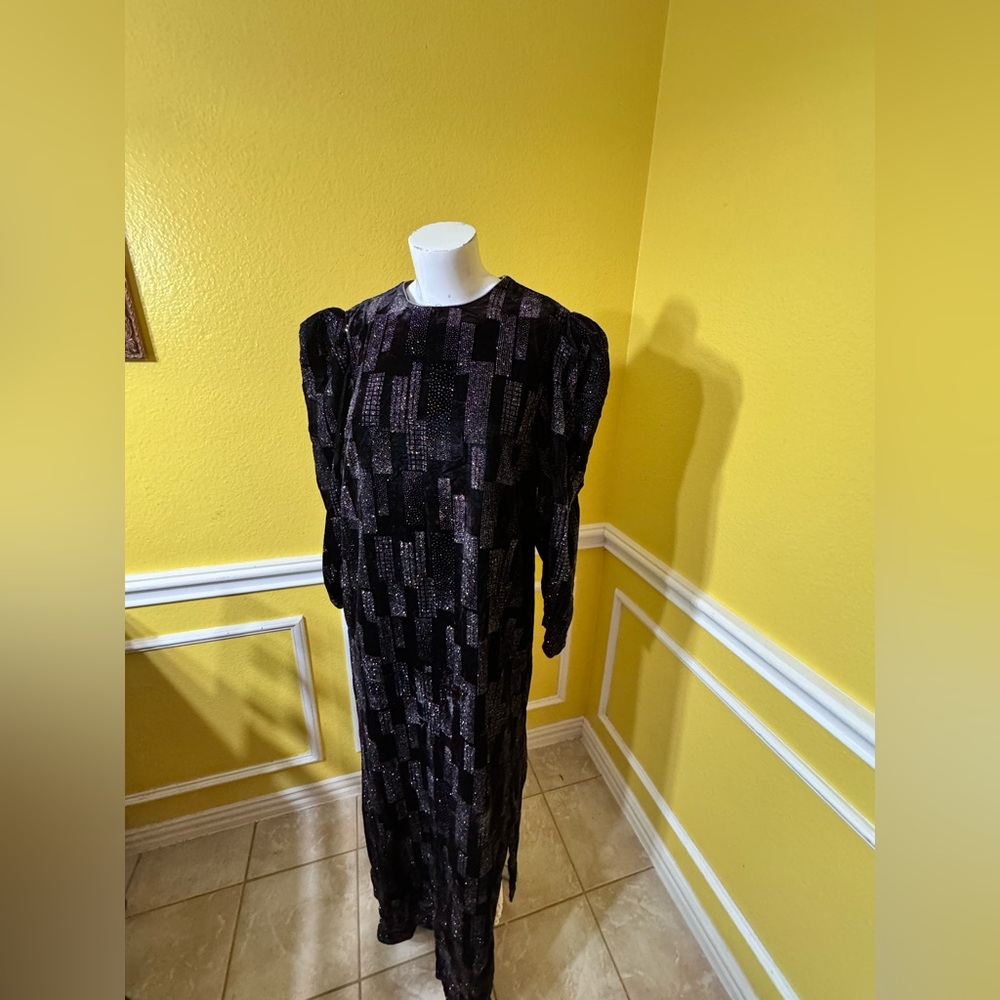 Neiman Marcus Black and Silver Patterned Dress - Picture 3 of 17